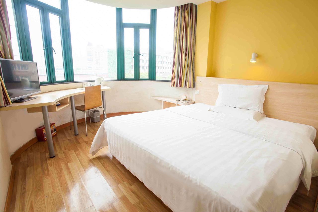 7Days Inn Huaihua Mayang Binhe Road Exterior photo